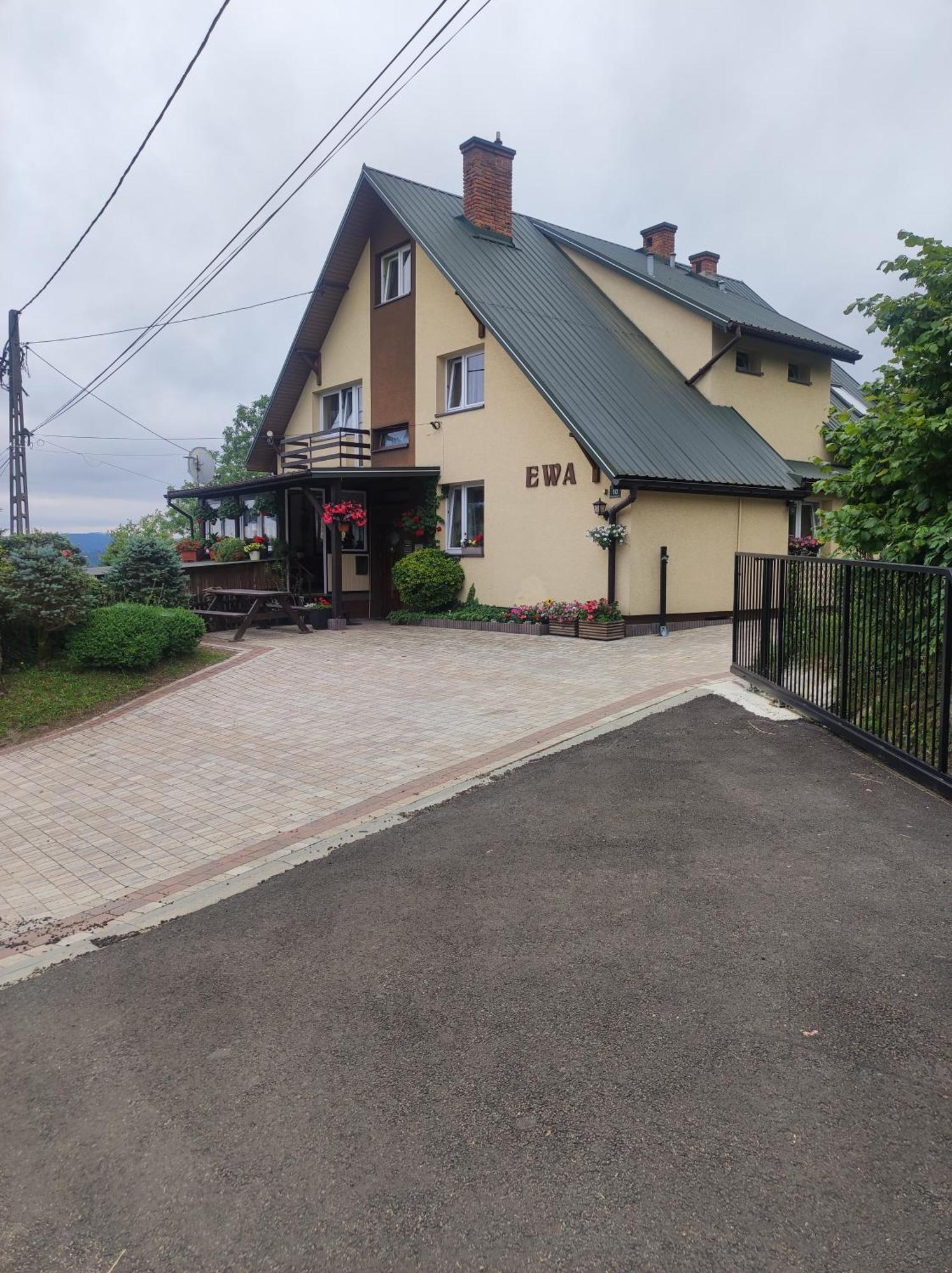 Dom Goscinny Ewa - Noclegi W Polanczyku Esterno foto